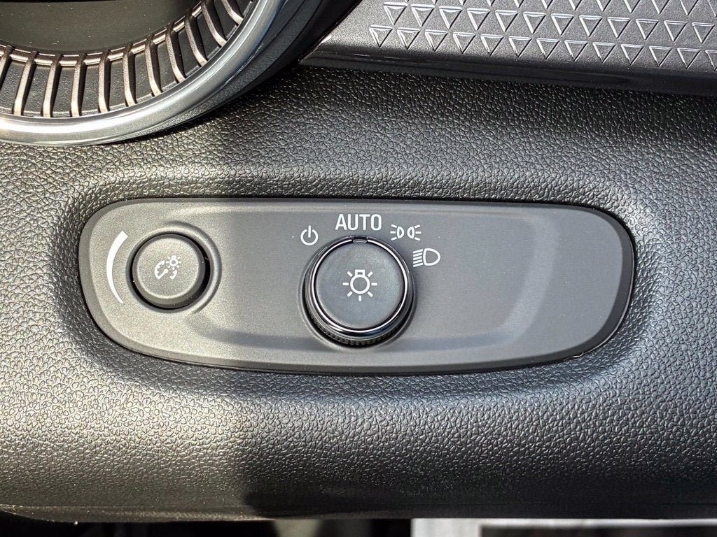 New 2026 Chevrolet Trax ACTIV w/ Driver Confidence Package FWD image 9