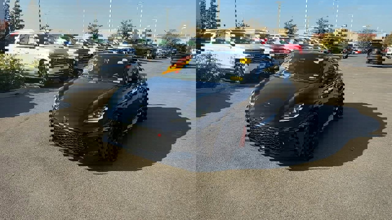 Used 2023 Toyota GR86 image 2