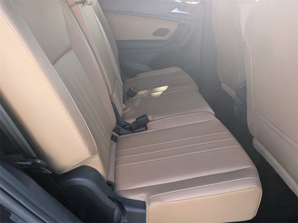 Used 2024 Volkswagen Tiguan SE image 31