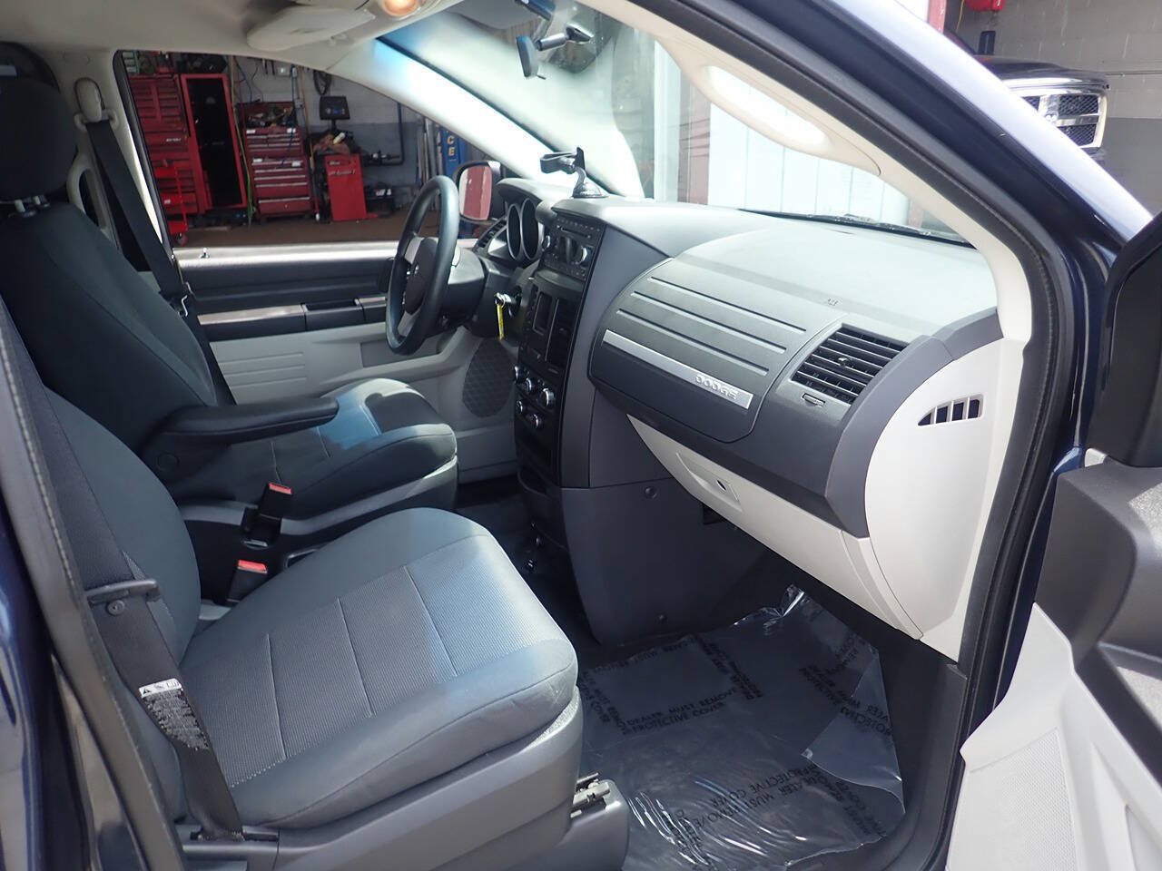 Used 2008 Dodge Grand Caravan SE FWD image 27