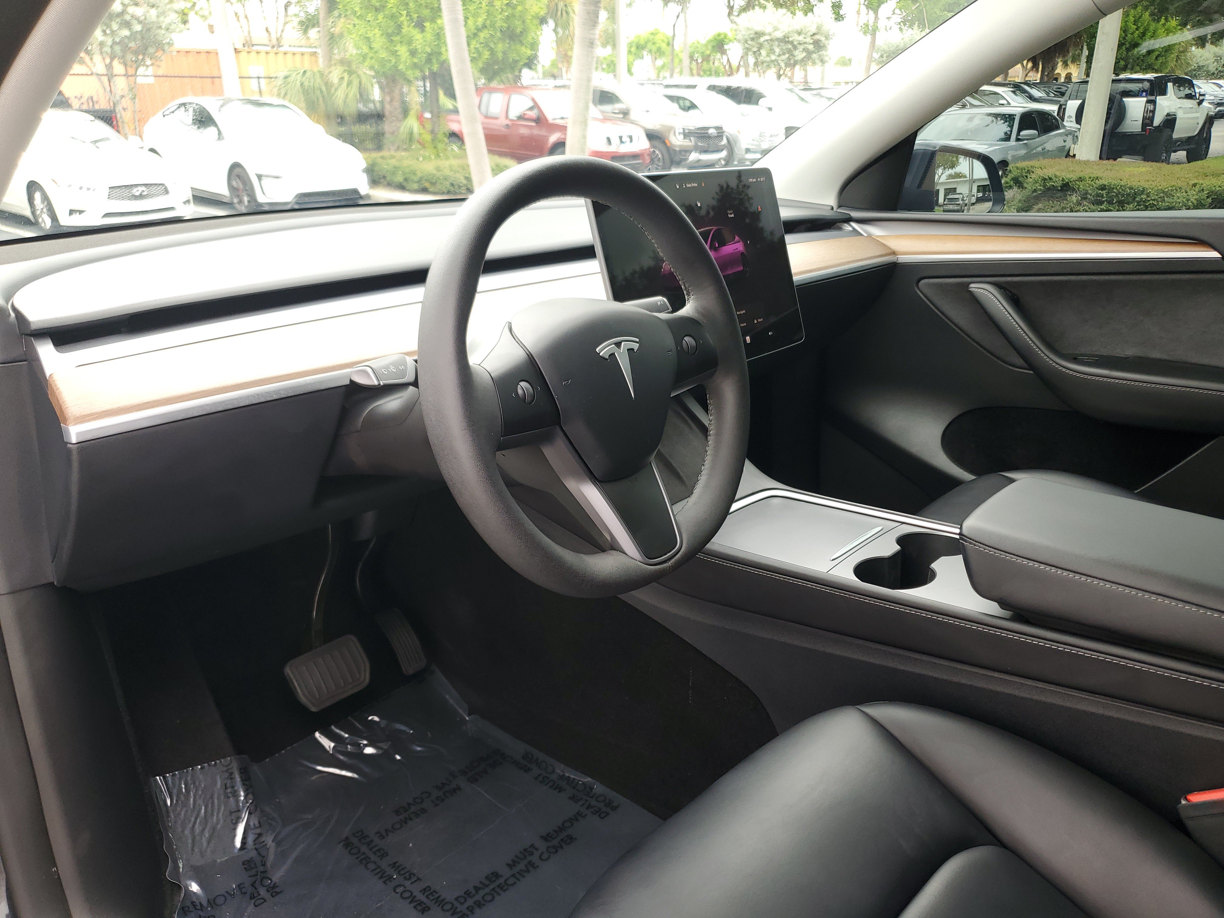 Used 2024 Tesla Model Y Long Range RWD image 21