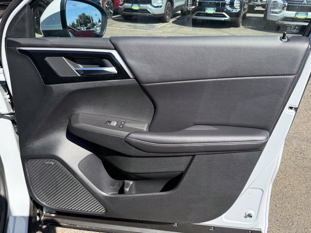 New 2026 Mitsubishi Outlander SE FWD image 19