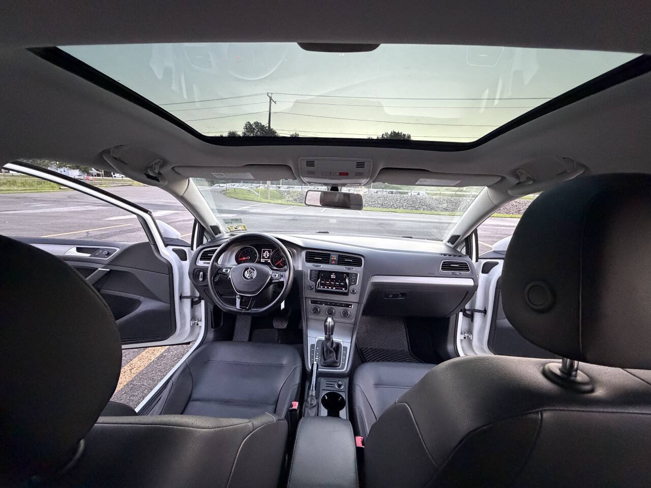 Used 2015 Volkswagen Golf SE FWD image 11