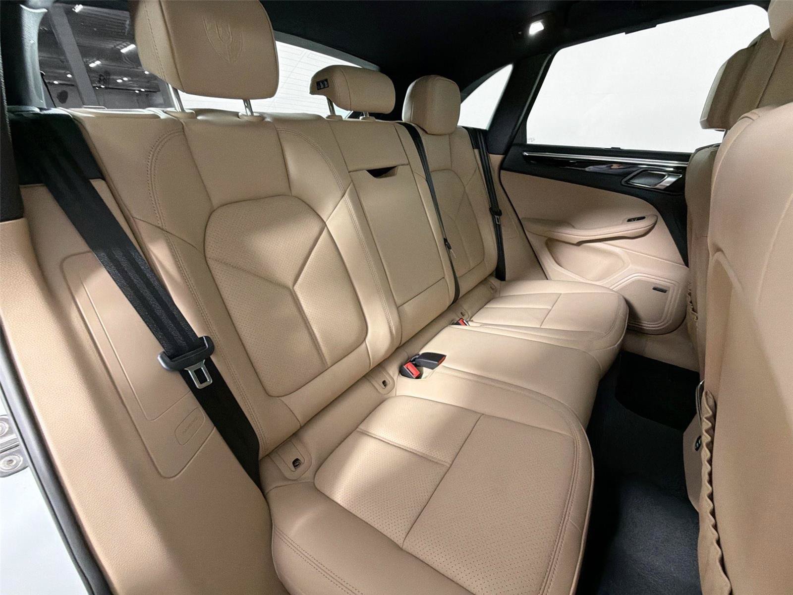 Certified 2026 Porsche Macan Turbo AWD/4WD image 27