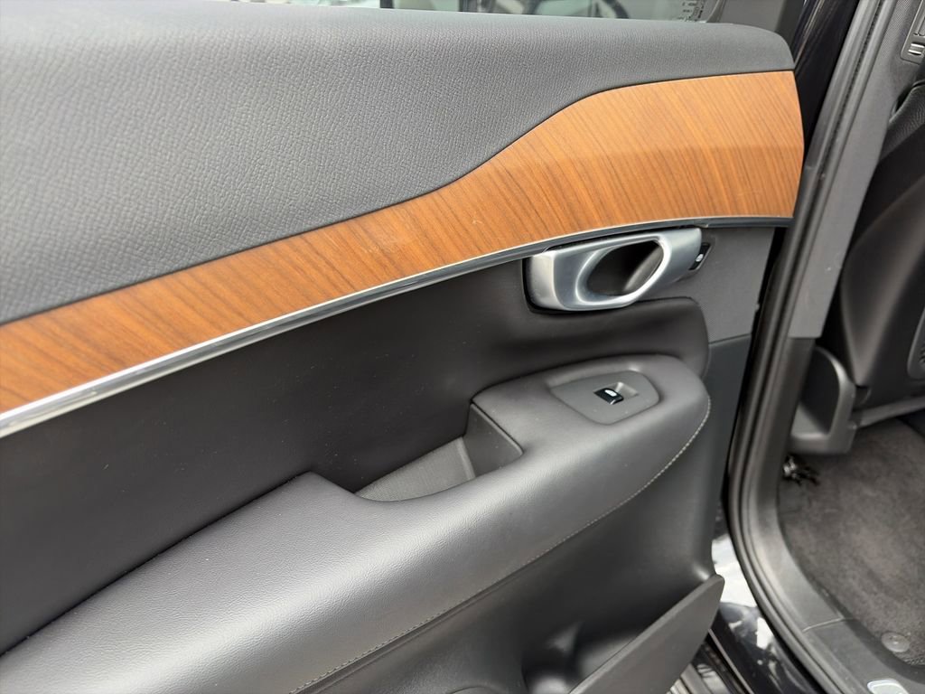 Used 2024 Volvo XC90 B5 Plus image 19