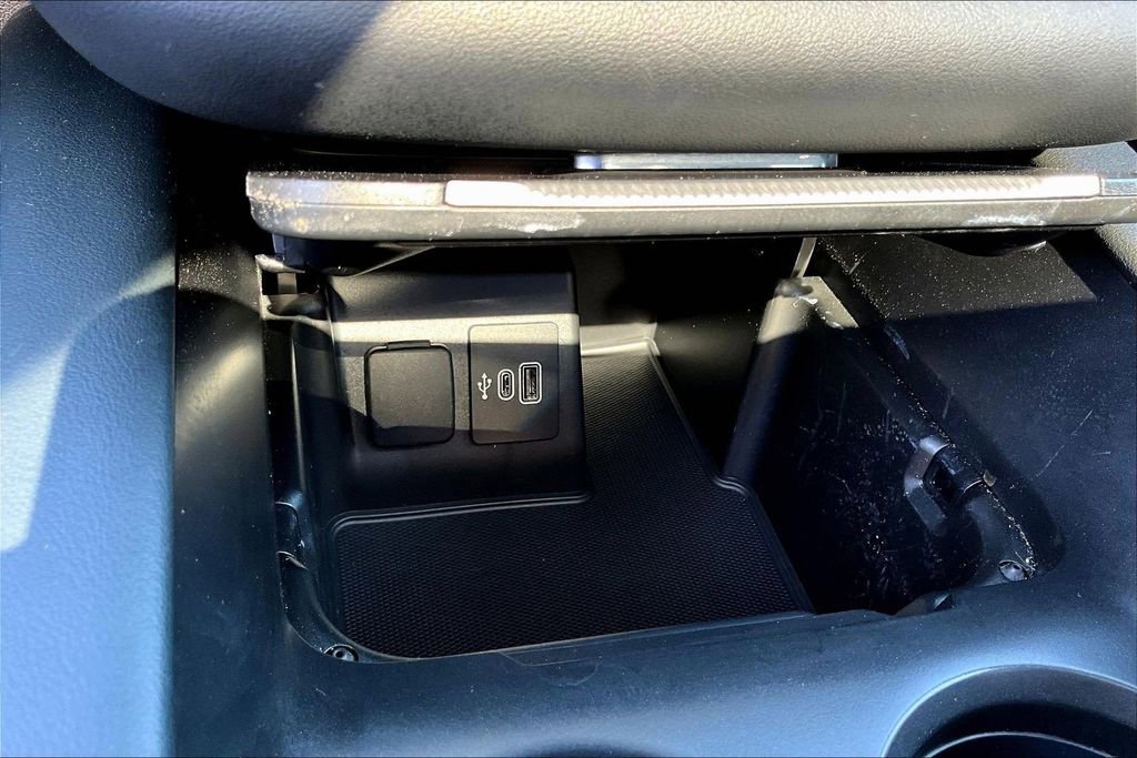 Used 2025 Ford Explorer ST-Line w/ Premium Package image 18