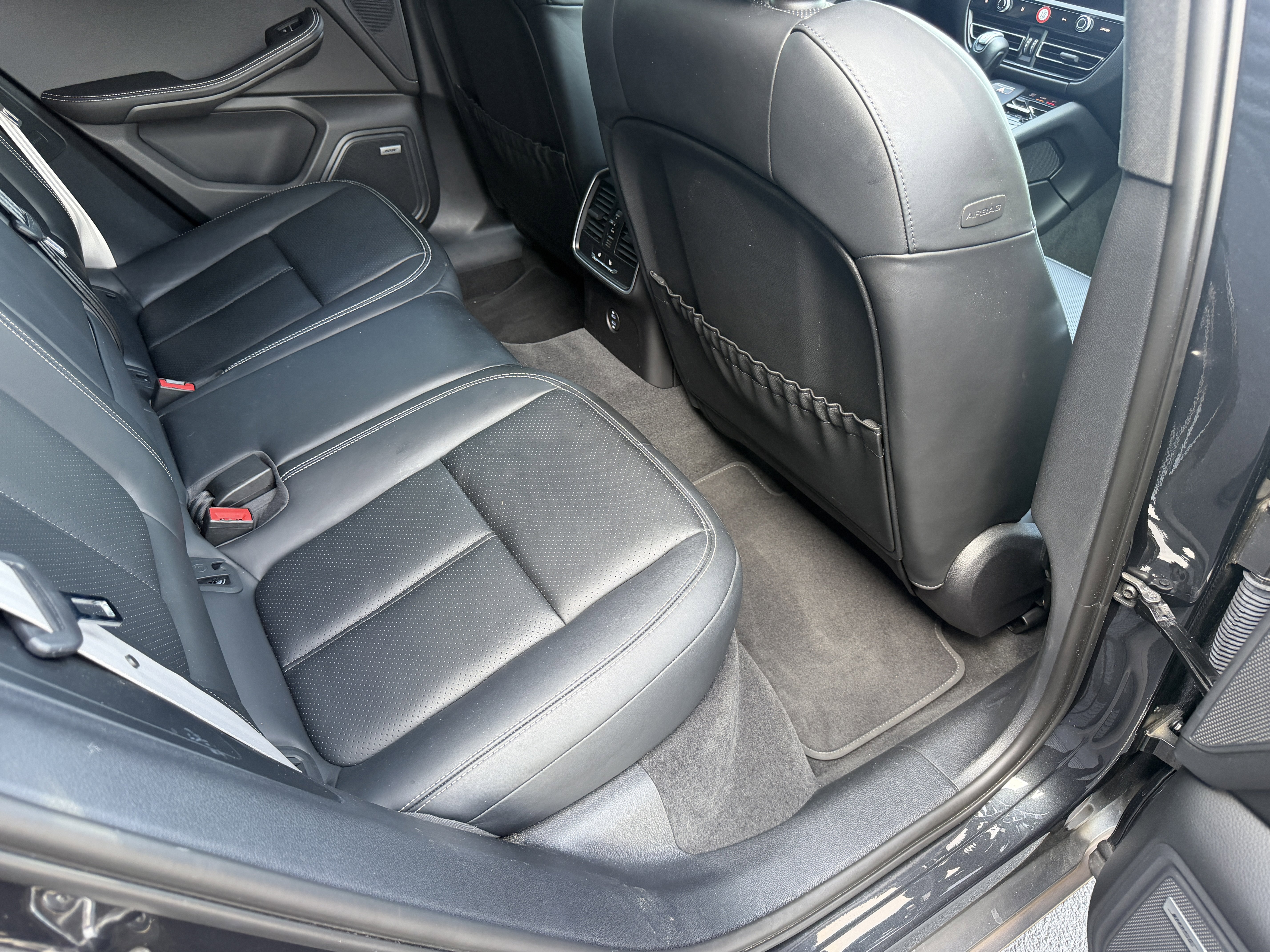 Certified 2024 Porsche Macan S image 22