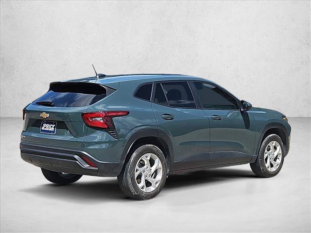 Used 2025 Chevrolet Trax LS w/ LS Convenience Package FWD image 5