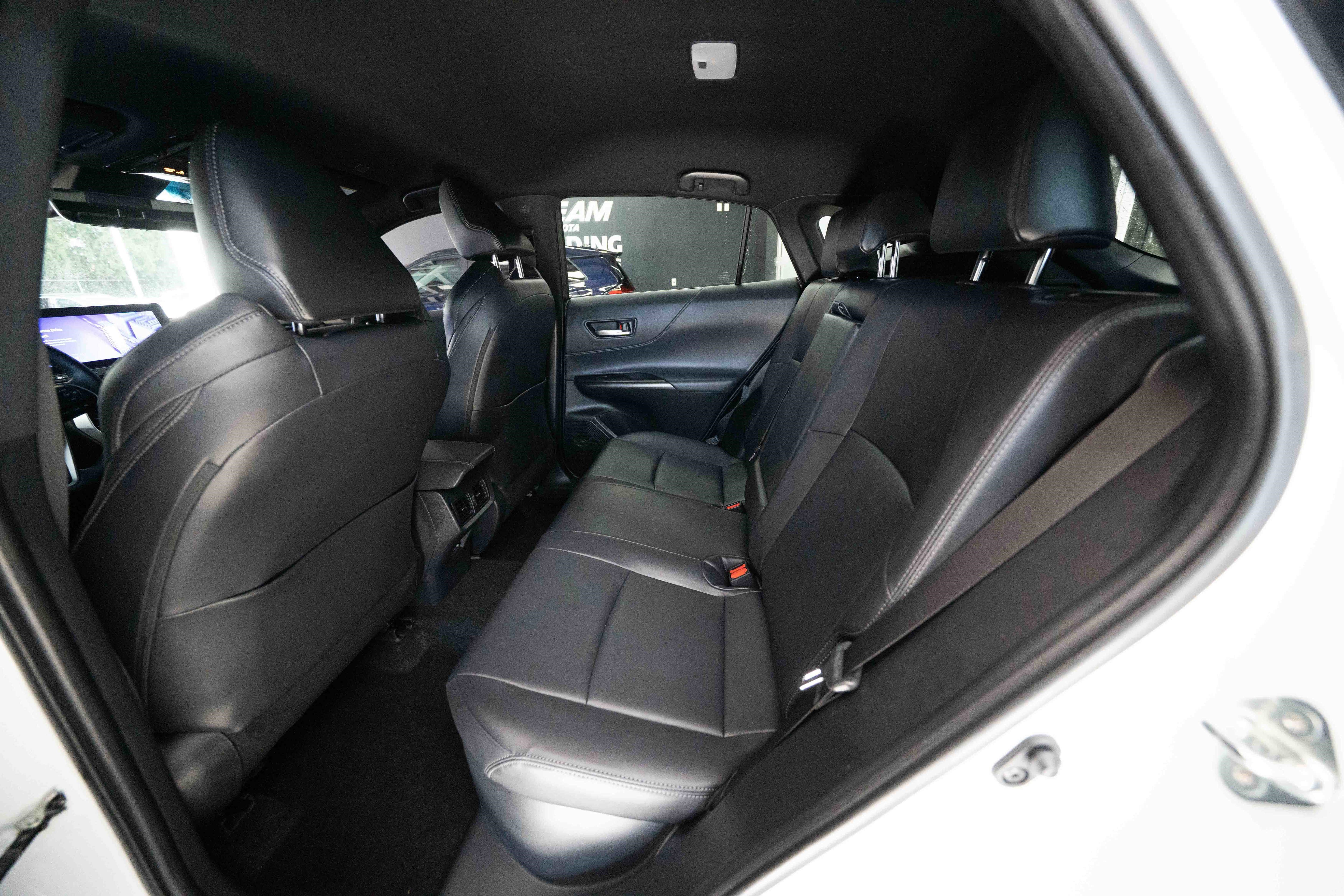Used 2024 Toyota Venza XLE AWD/4WD image 23