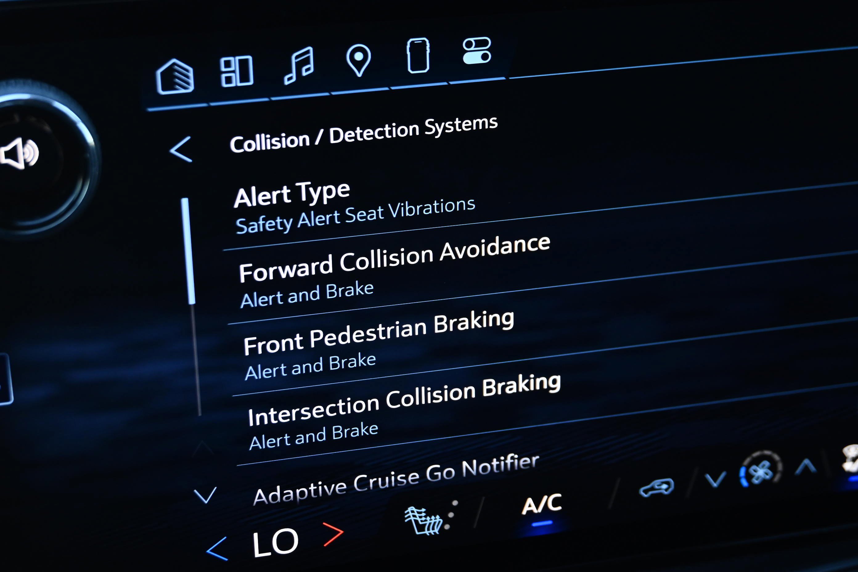 Used 2025 Chevrolet Tahoe LT w/ Comfort Package image 33