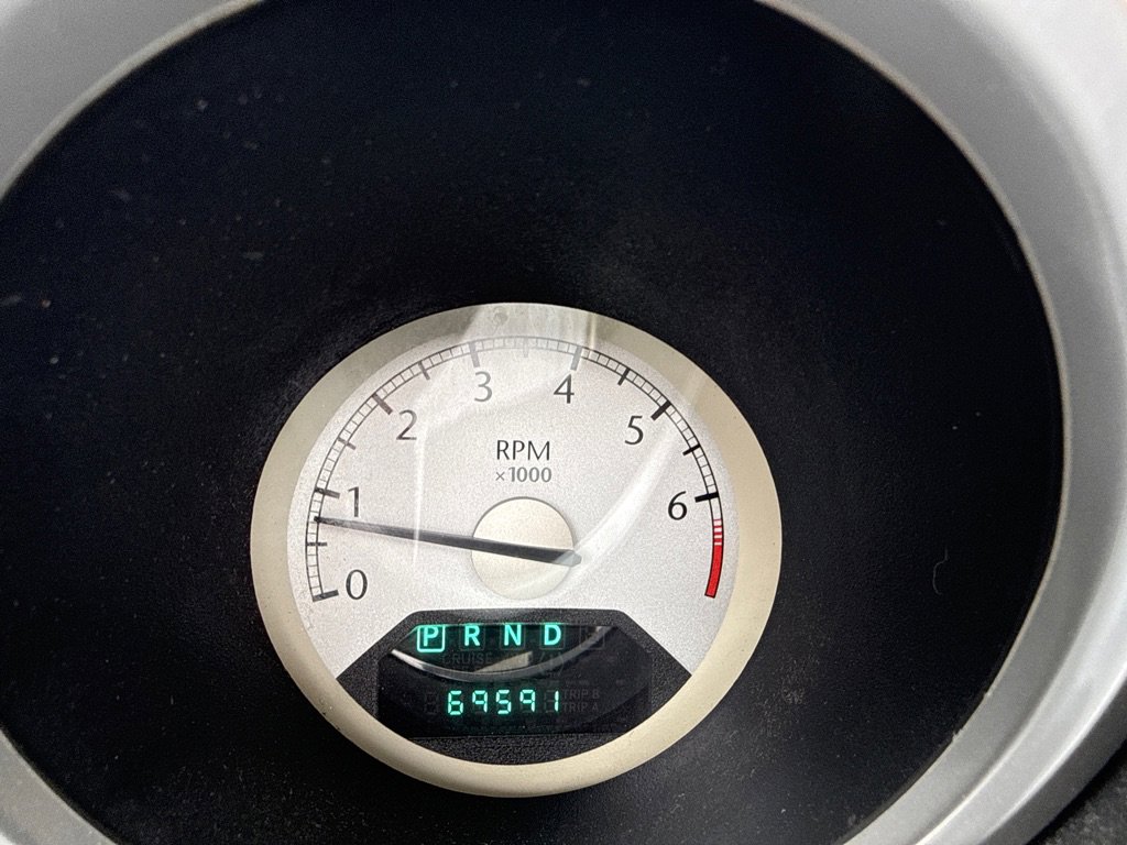 Used 2009 Chrysler Sebring Limited FWD image 15