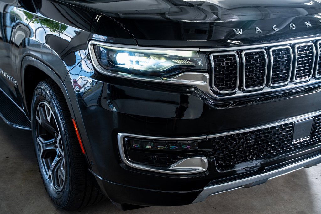 Used 2023 Jeep Wagoneer Series III w/ Preferred Equipment Group image 17