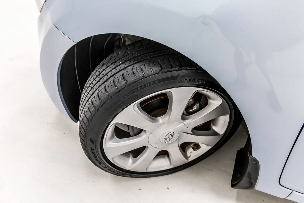 Used 2012 Hyundai Elantra Limited w/ Technology Pkg 5 FWD image 11