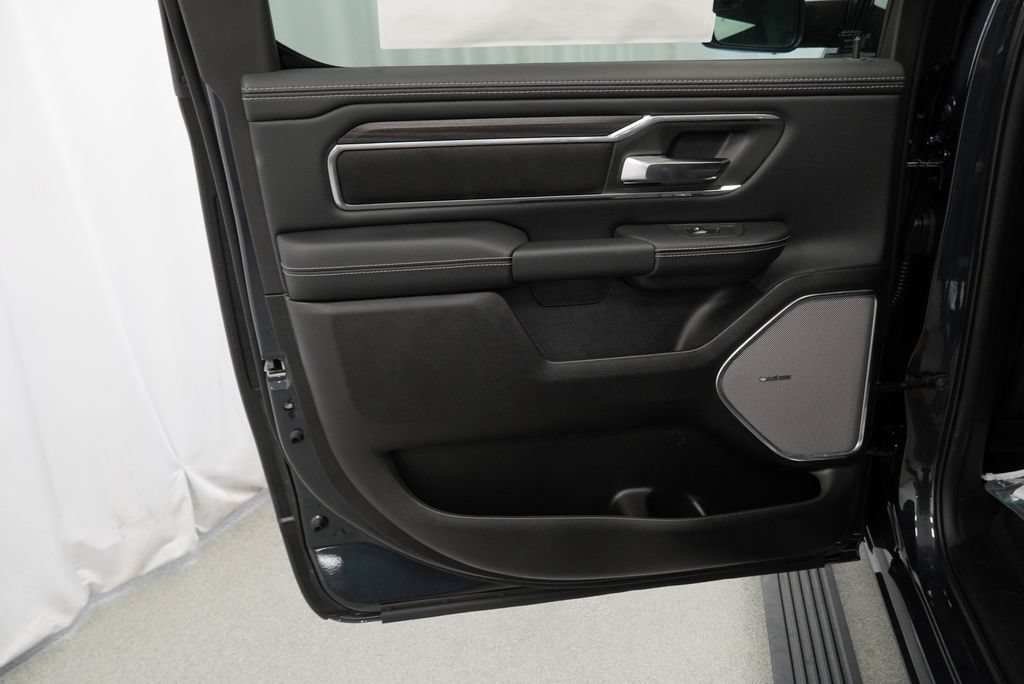 New 2027 RAM 1500 Laramie w/ Laramie Preferred Package AWD/4WD image 28