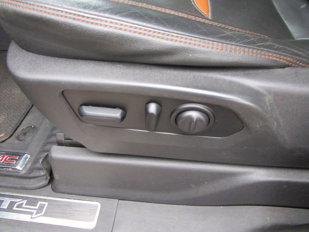 Used 2021 GMC Sierra 1500 AT4 image 23