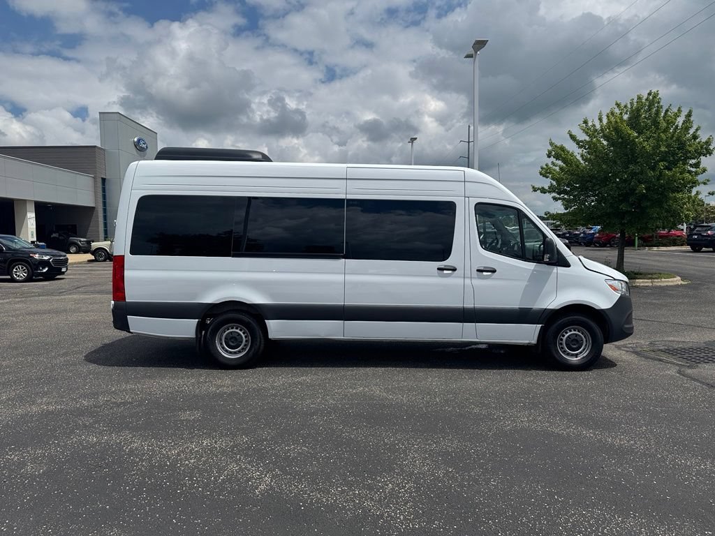 Used 2025 Mercedes-Benz Sprinter 2500 image 2