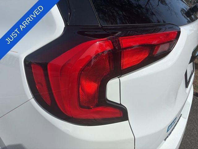 Used 2020 GMC Terrain Denali w/ Denali Premium Package FWD image 13