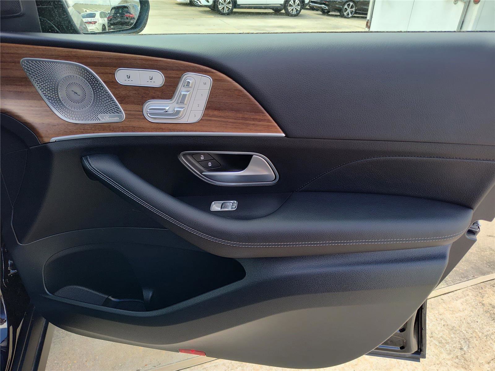 Used 2025 Mercedes-Benz GLE 350 4MATIC image 24