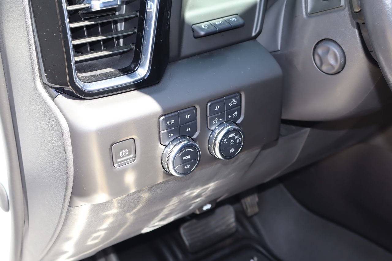 Used 2022 GMC Sierra 1500 Denali w/ Denali Reserve Package AWD/4WD image 25