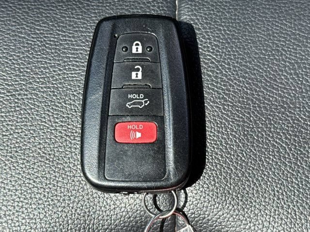Used 2021 Toyota Highlander XSE FWD image 29
