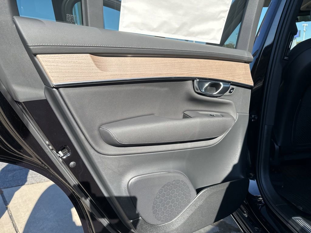 New 2026 Volvo XC90 B6 Plus w/ Protection Package Premier image 35