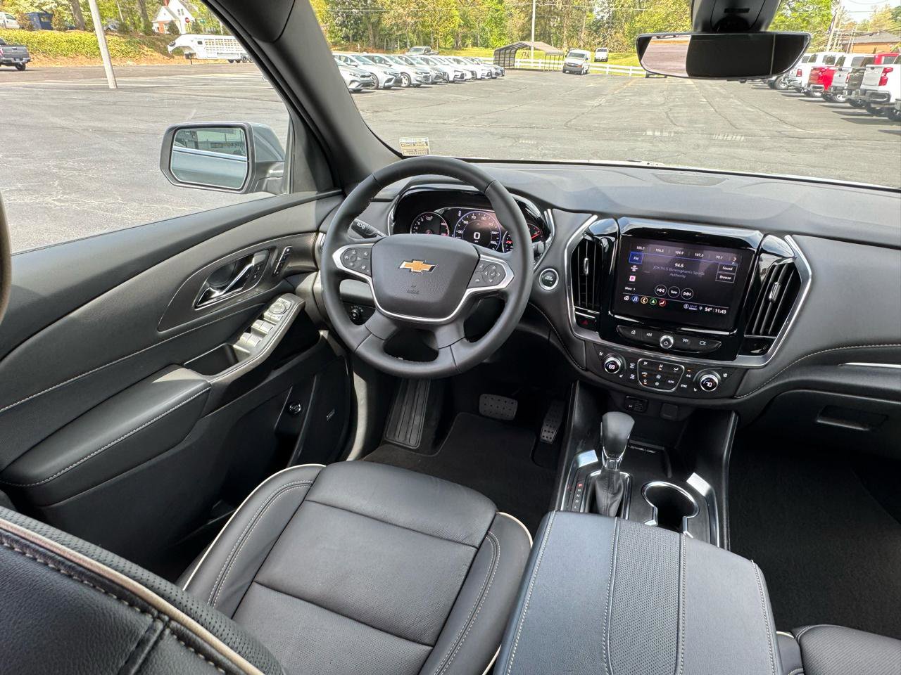Used 2023 Chevrolet Traverse Premier image 22