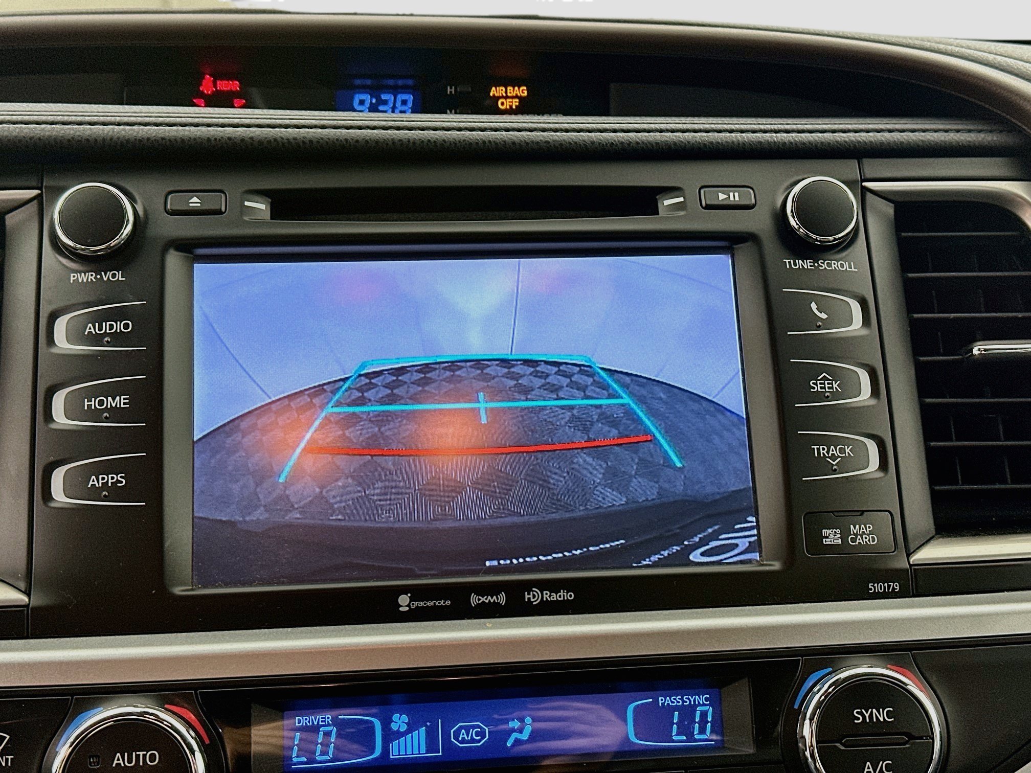 Used 2018 Toyota Highlander XLE FWD image 21