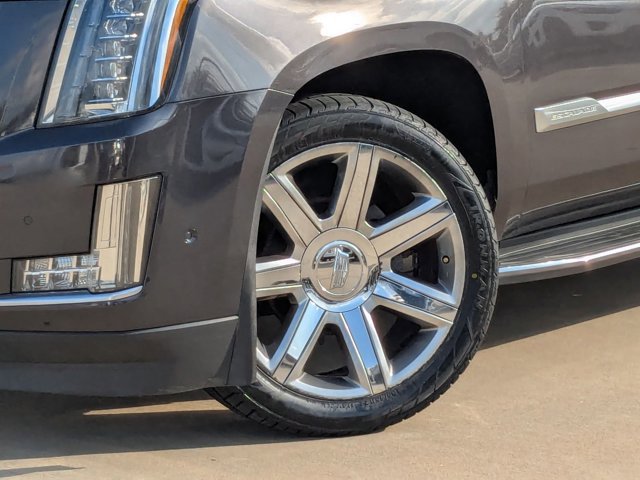 Used 2017 Cadillac Escalade Luxury image 26