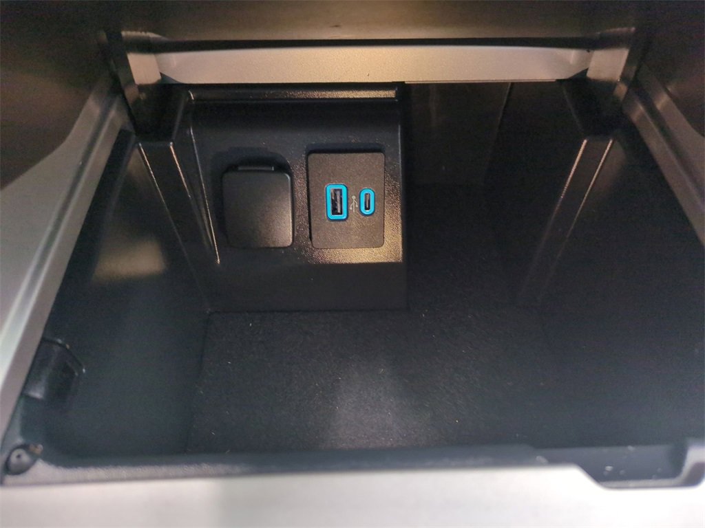 Used 2023 Ford Explorer Platinum w/ Technology Package image 28