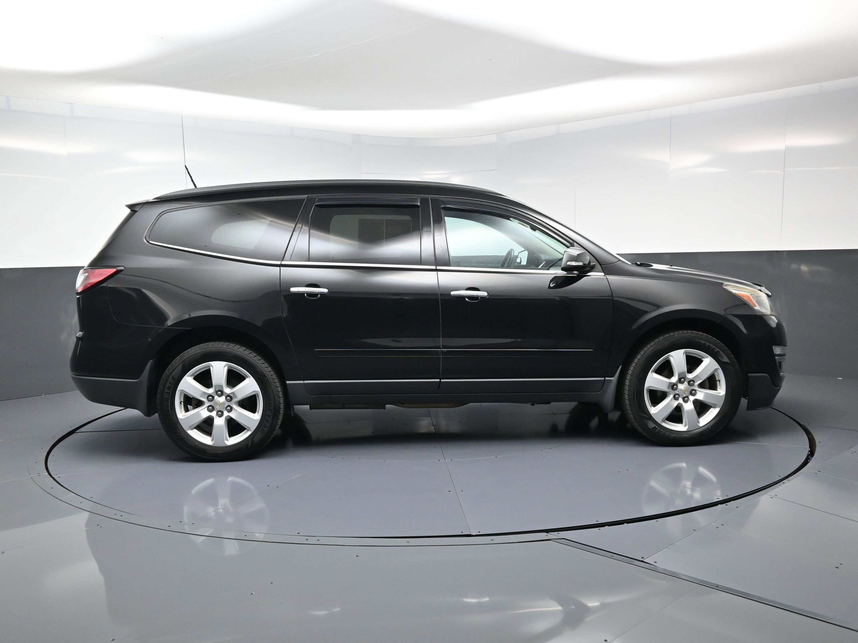 Used 2016 Chevrolet Traverse LT w/ Style and Technology Package image 10