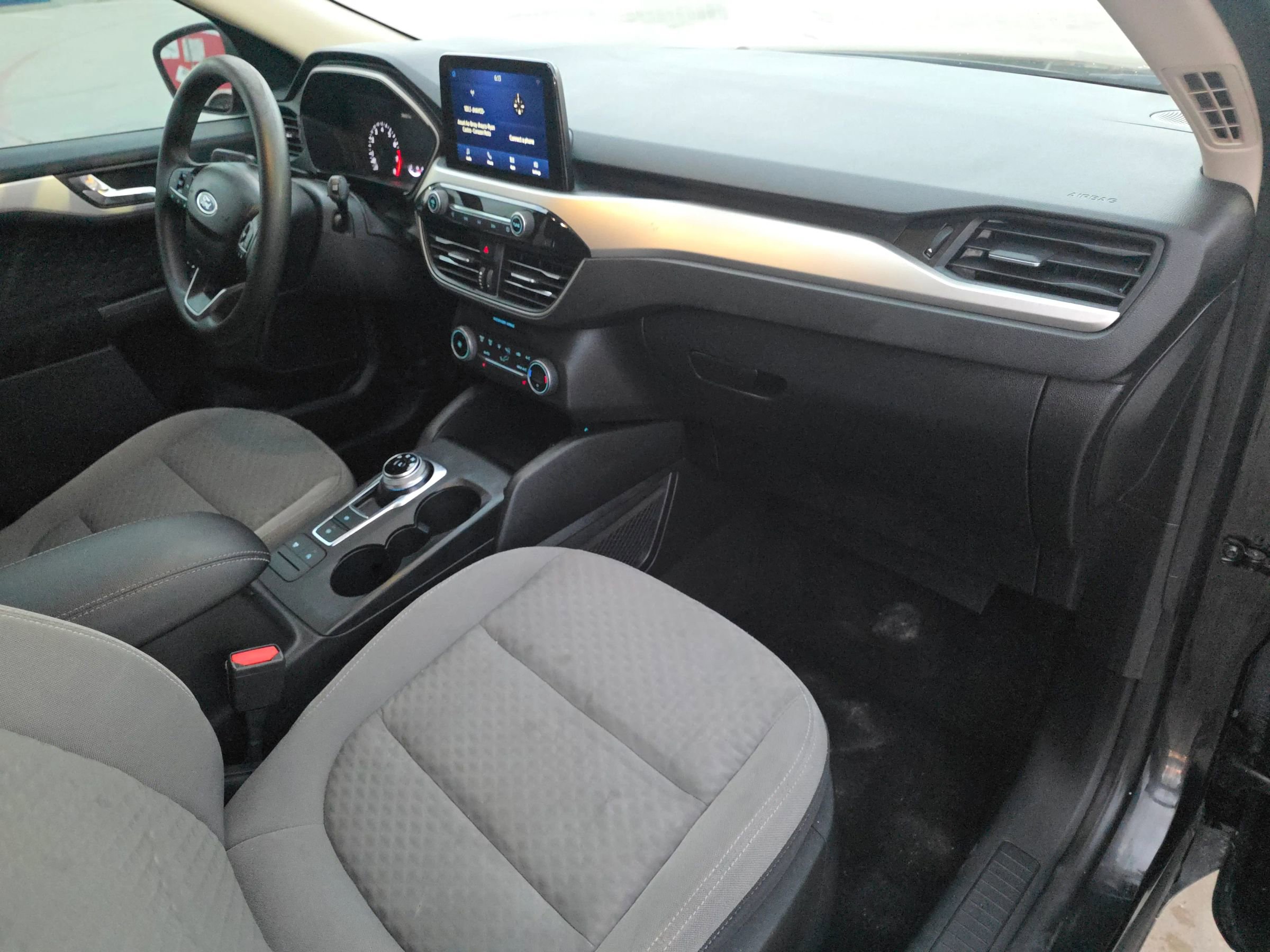 Used 2020 Ford Escape SE image 24