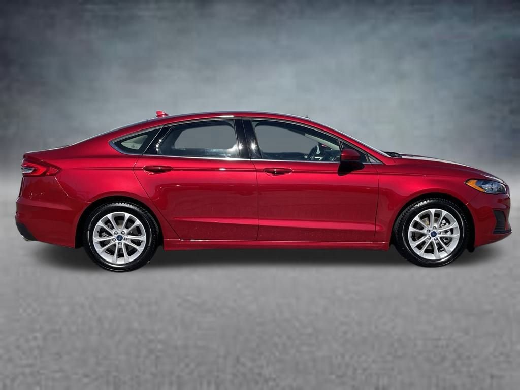 Used 2020 Ford Fusion SE image 4