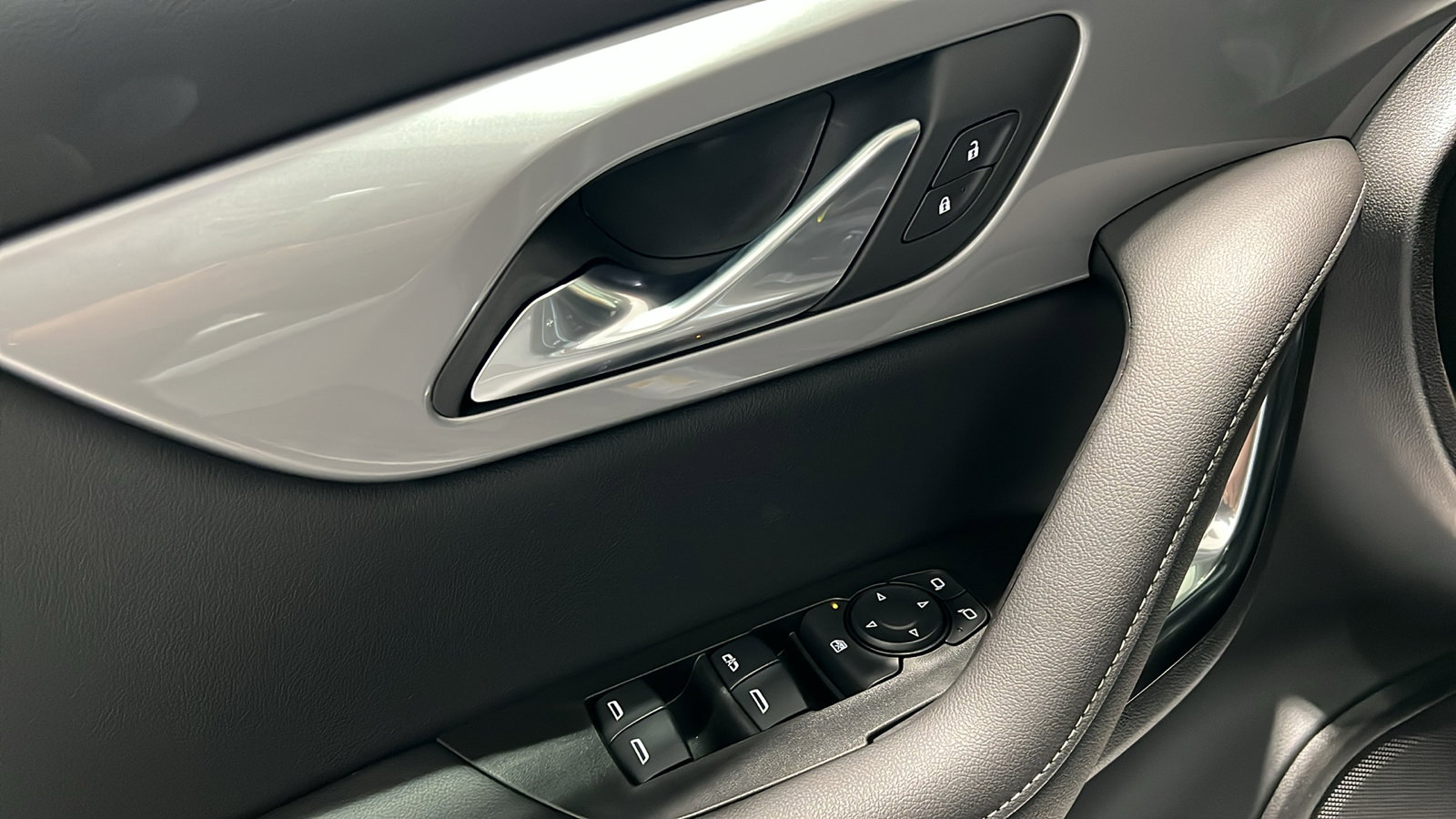 New 2025 Chevrolet Blazer LT w/ Redline Edition image 14