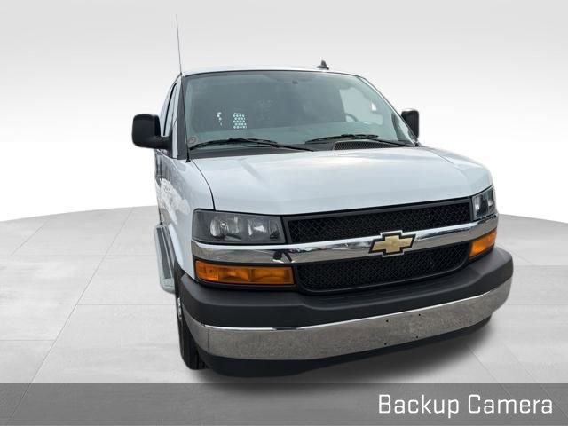 Used 2024 Chevrolet Express 2500 w/ Driver Convenience Package image 5