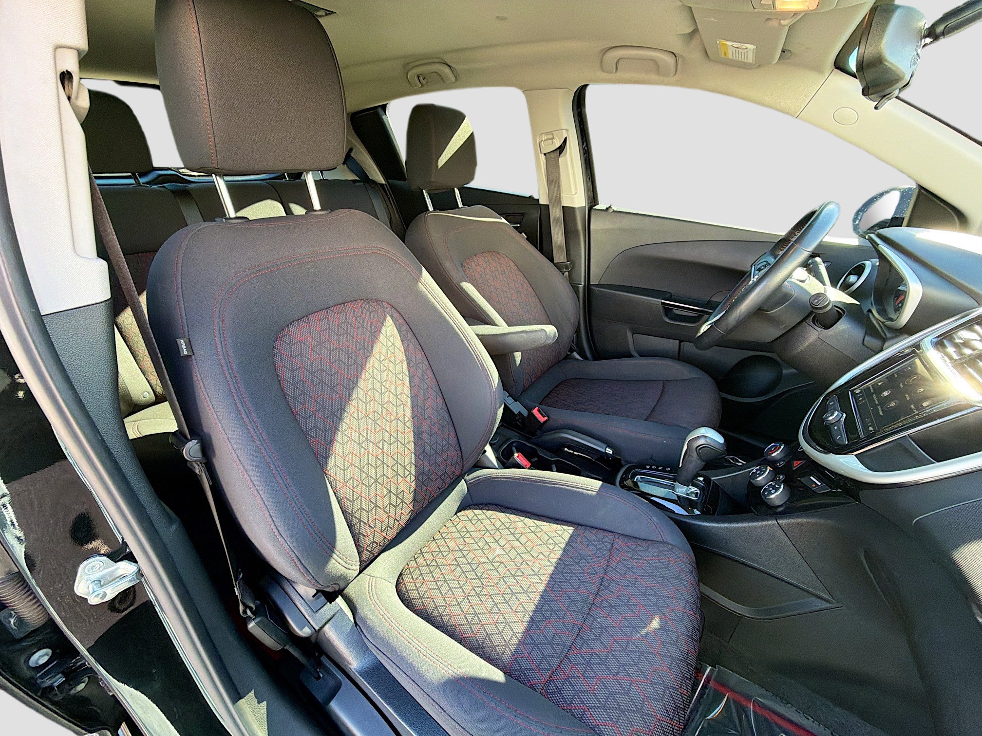 Used 2019 Chevrolet Sonic LT w/ Convenience Package image 14