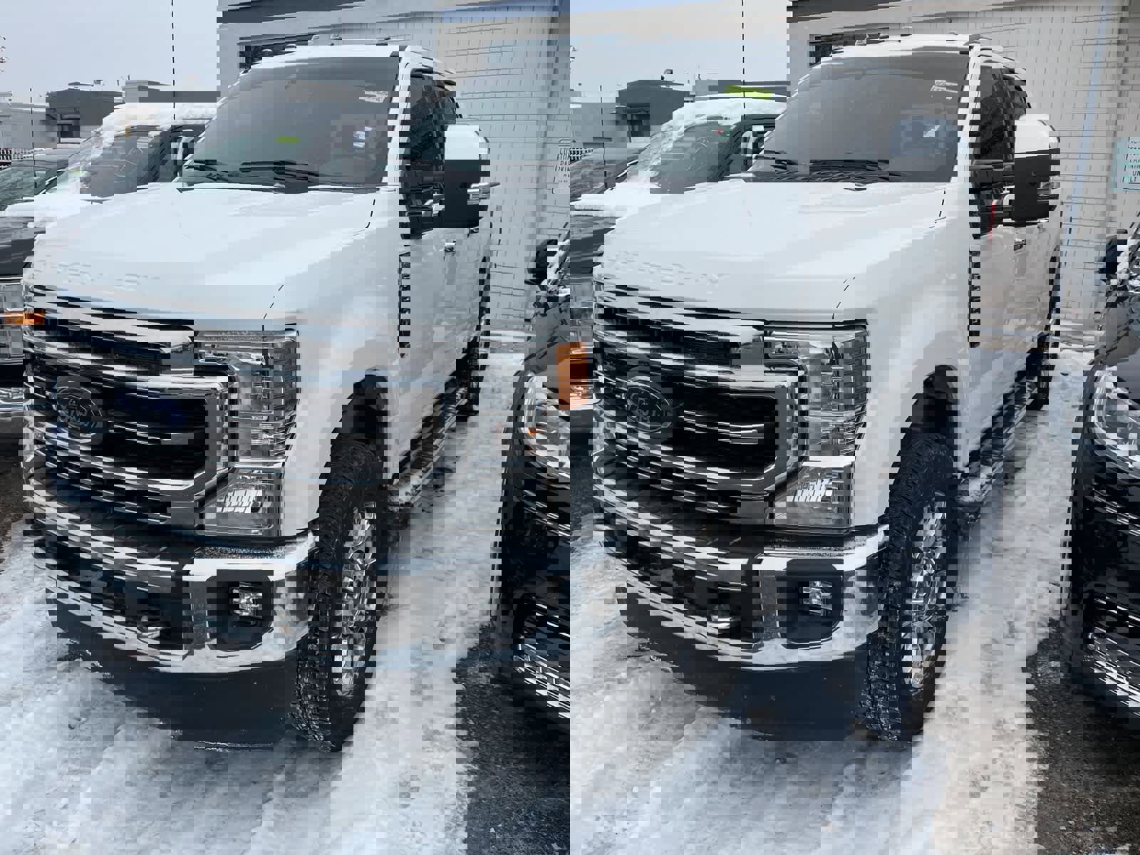 Used 2022 Ford F350 Lariat w/ Lariat Ultimate Package image 3