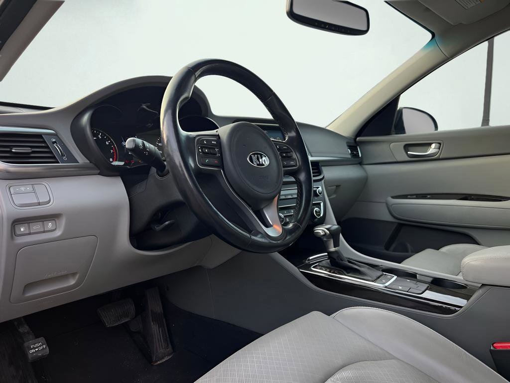 Used 2017 Kia Optima EX image 2