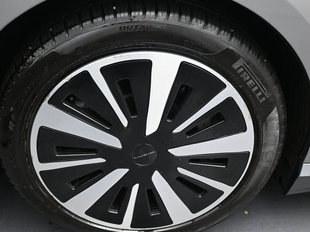 Used 2024 Lucid Air Touring image 29