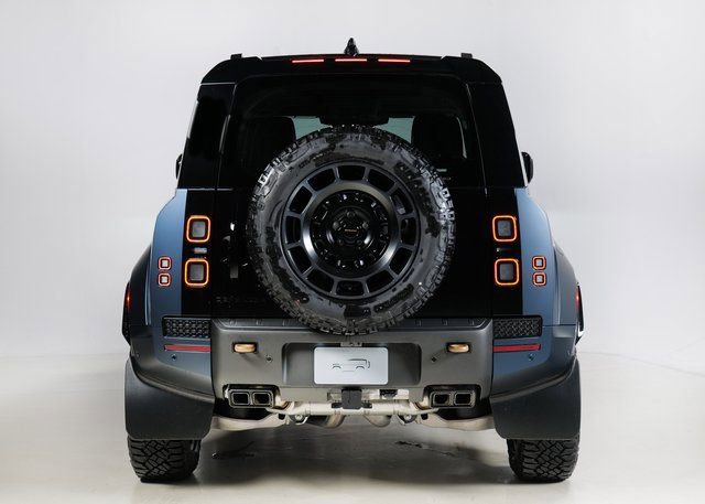 New 2026 Land Rover Defender 110 OCTA AWD/4WD image 7