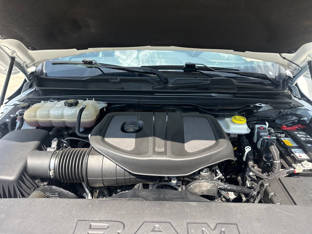 Used 2025 RAM 1500 Laramie AWD/4WD image 36