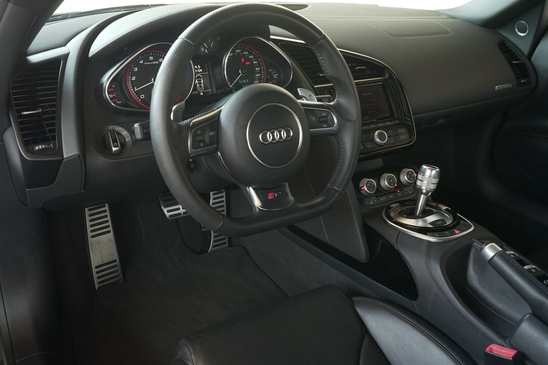 Used 2015 Audi R8 V10 AWD/4WD image 2