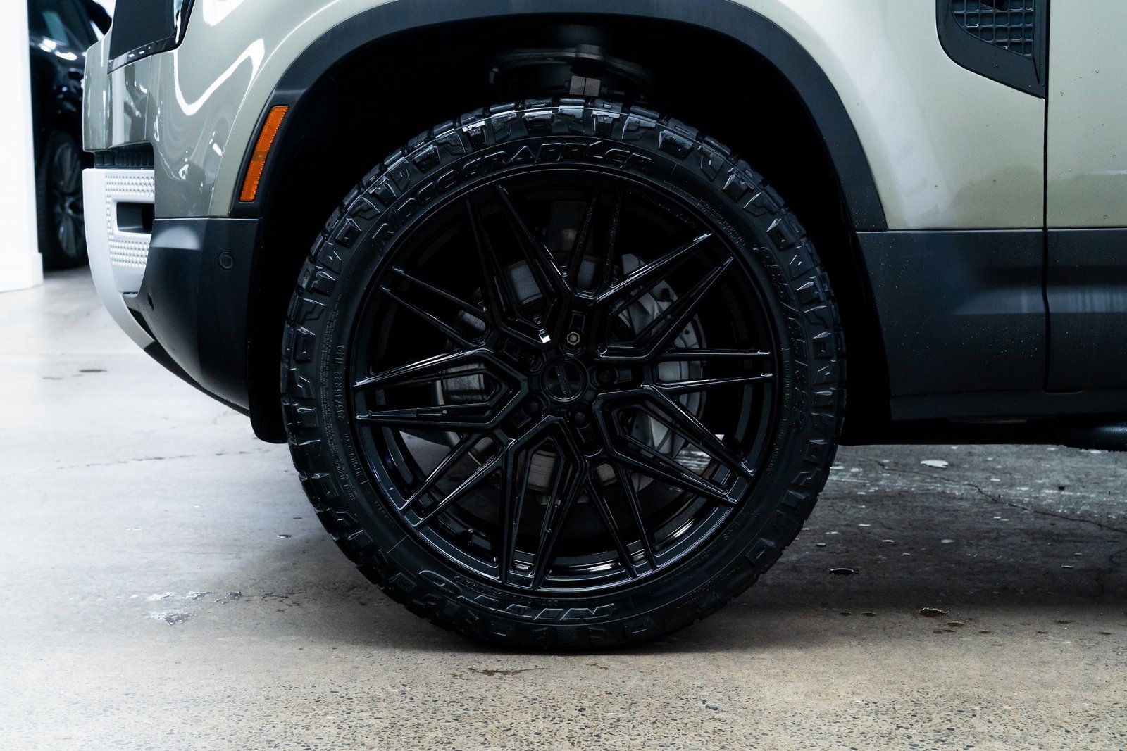 Used 2021 Land Rover Defender 110 SE image 7