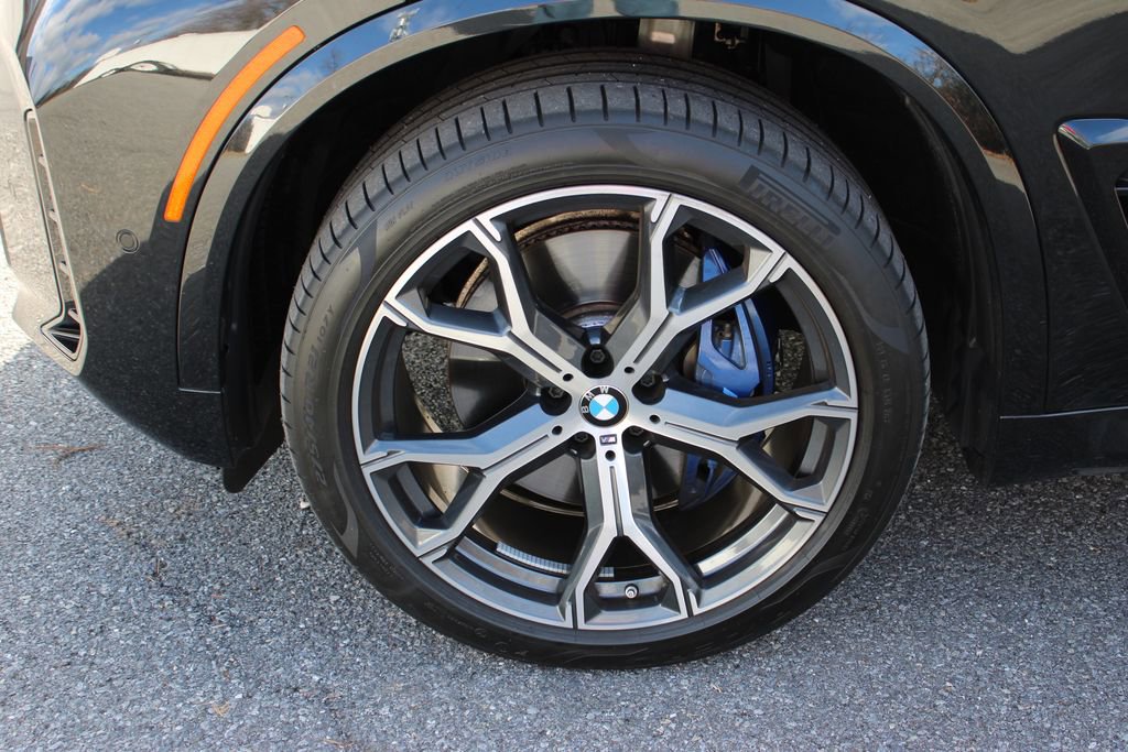 Used 2024 BMW X5 xDrive40i w/ M Sport Package image 32