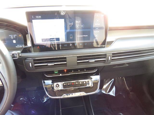 Used 2023 Lincoln Corsair AWD image 14