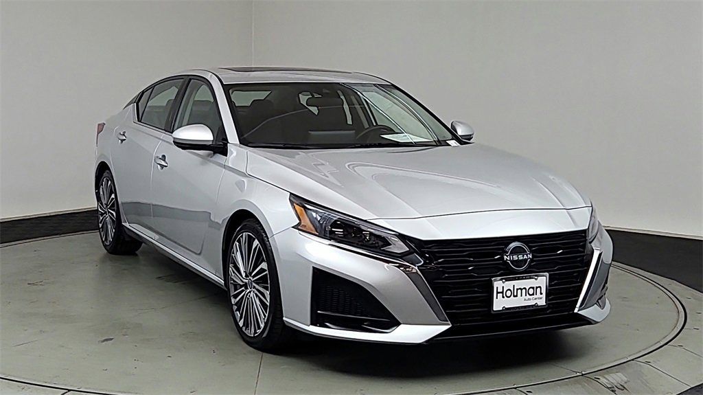 Used 2023 Nissan Altima 2.5 SL image 2