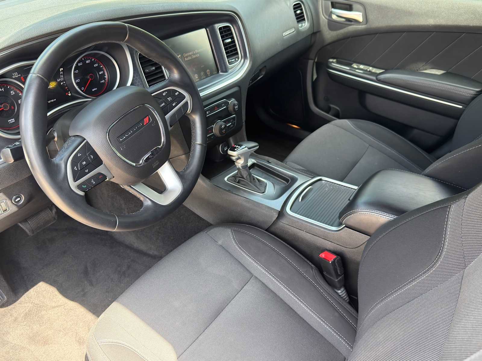 Used 2016 Dodge Charger SXT w/ Navigation & Travel Group RWD image 12