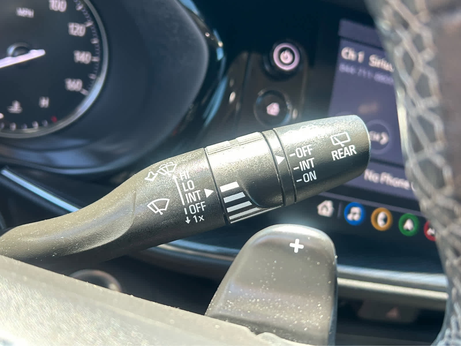 Used 2022 Buick Envision Essence w/ Technology Package I FWD image 27