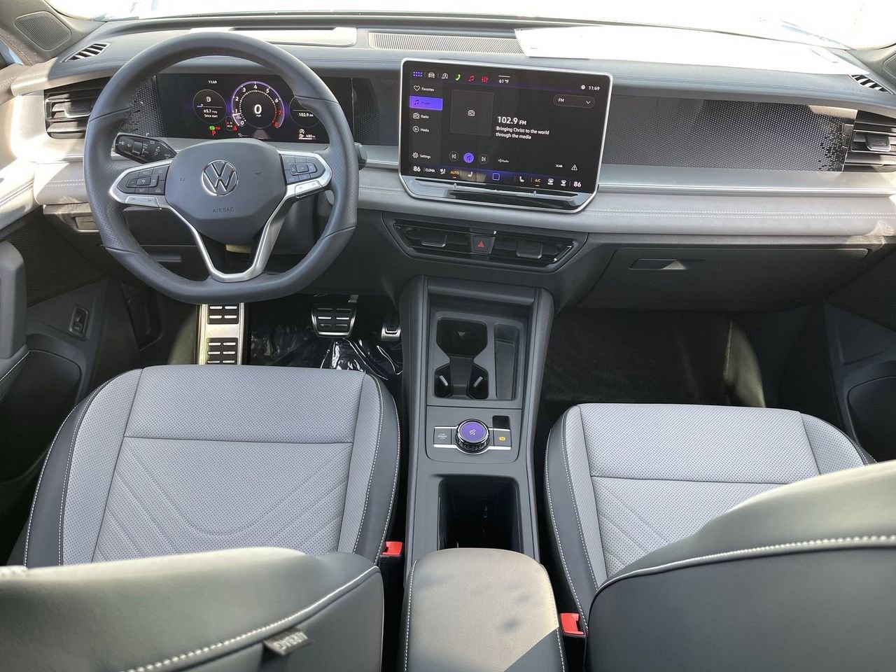 New 2026 Volkswagen Tiguan SE R-Line FWD image 11