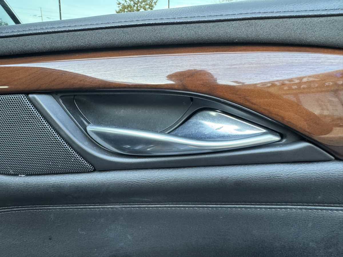 Used 2018 Cadillac Escalade Premium Luxury image 41