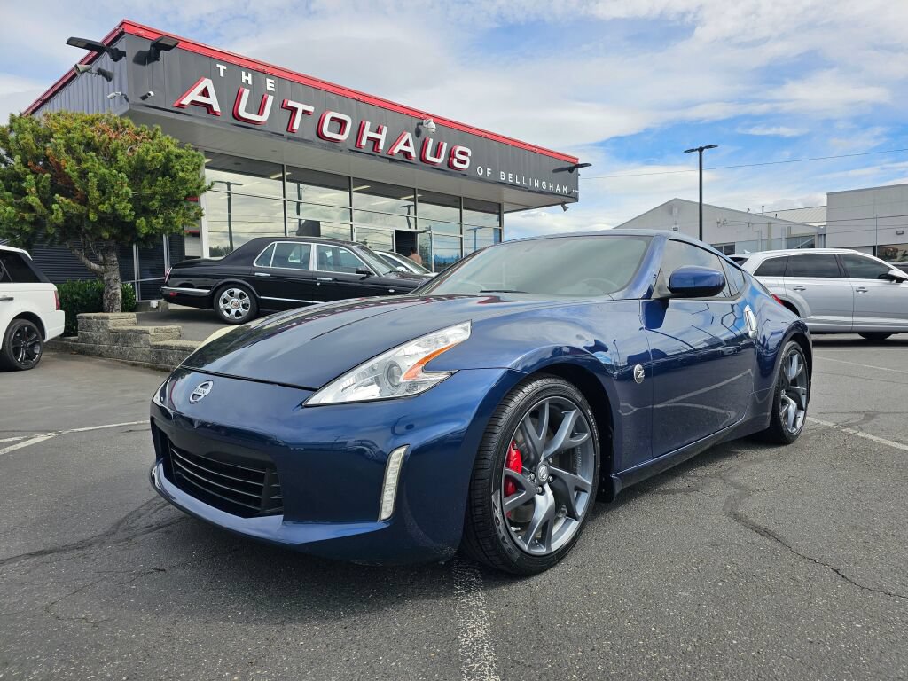 Used 2014 Nissan 370Z Coupe w/ Sport Package RWD image 1